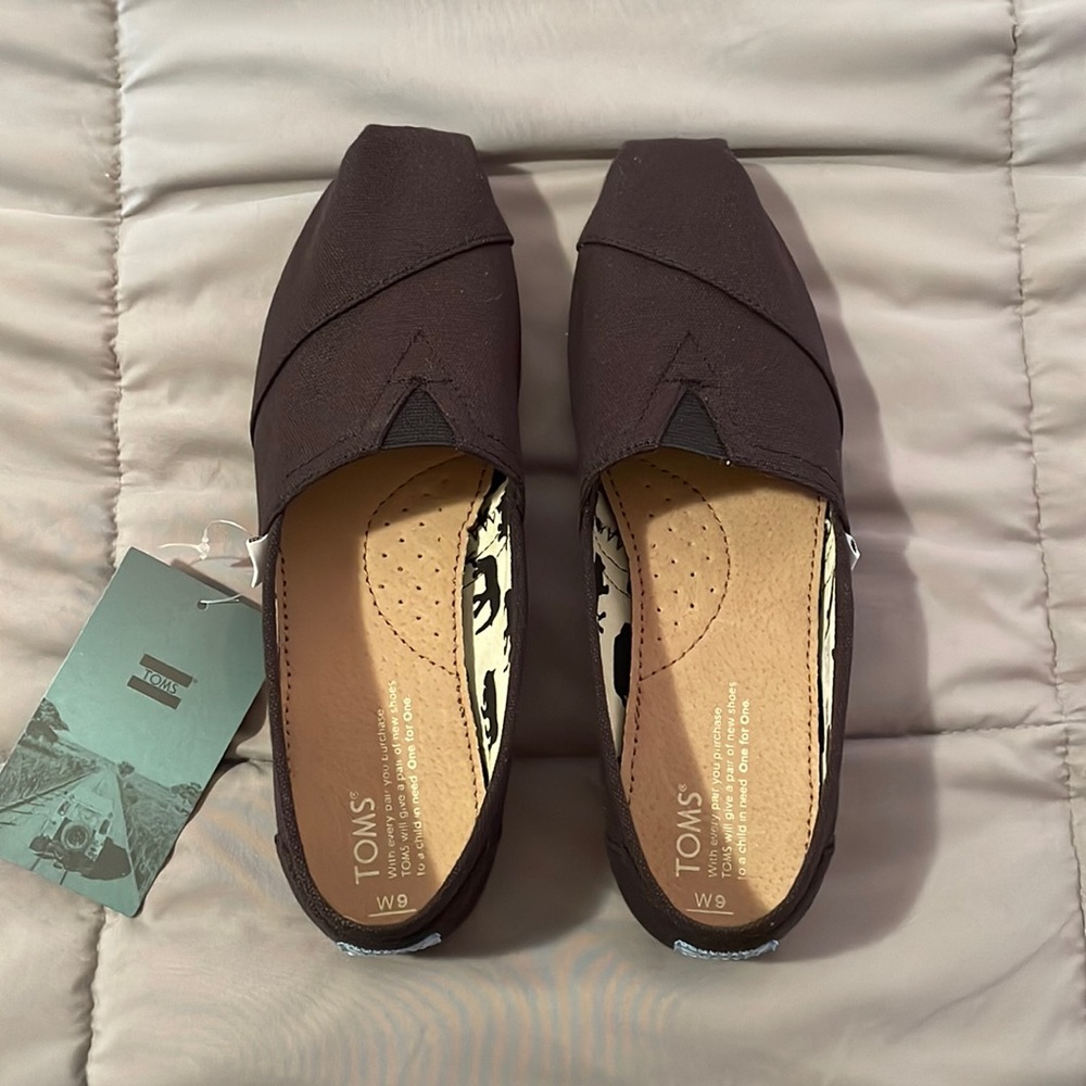 NWT Toms Classic Black Canvas